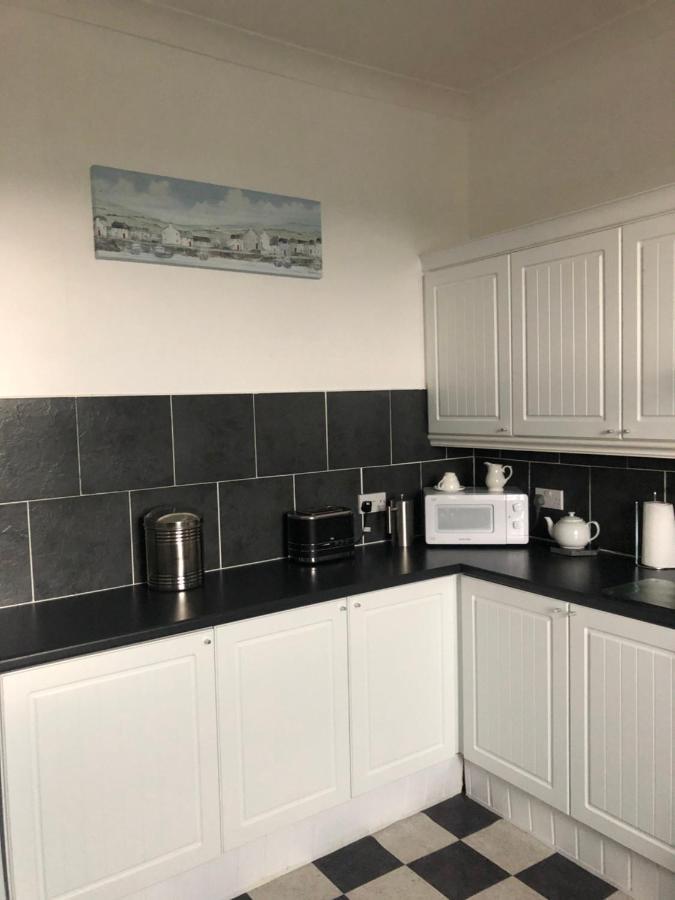 Captivating 2-Bed Apartment In Isle Of Bute Rothesay Exterior foto