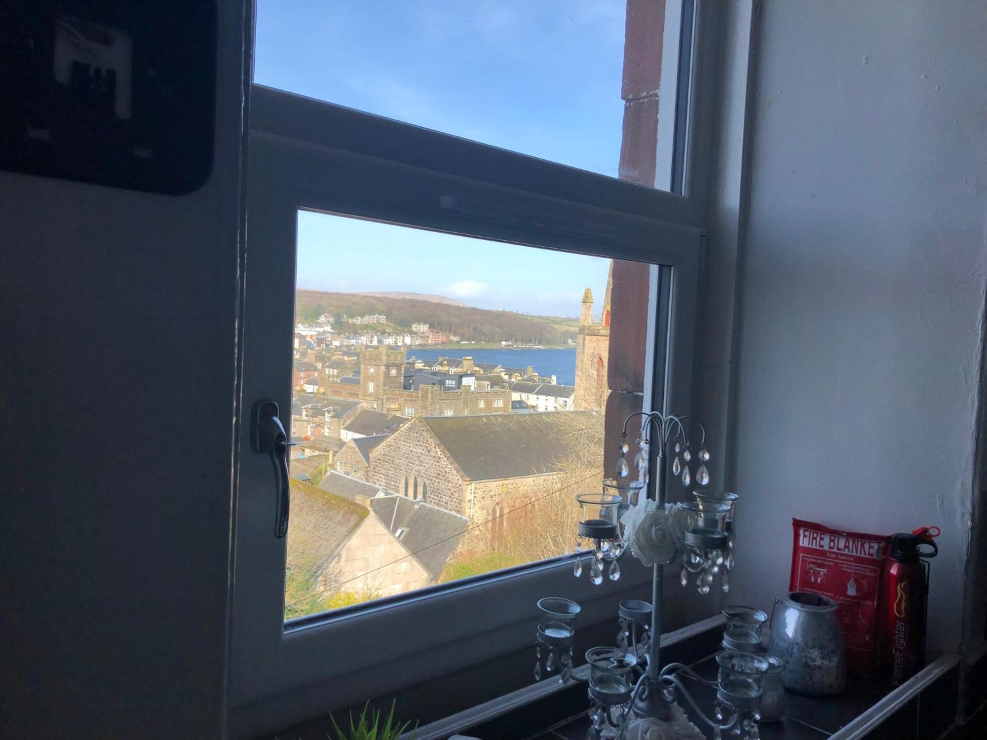 Captivating 2-Bed Apartment In Isle Of Bute Rothesay Exterior foto