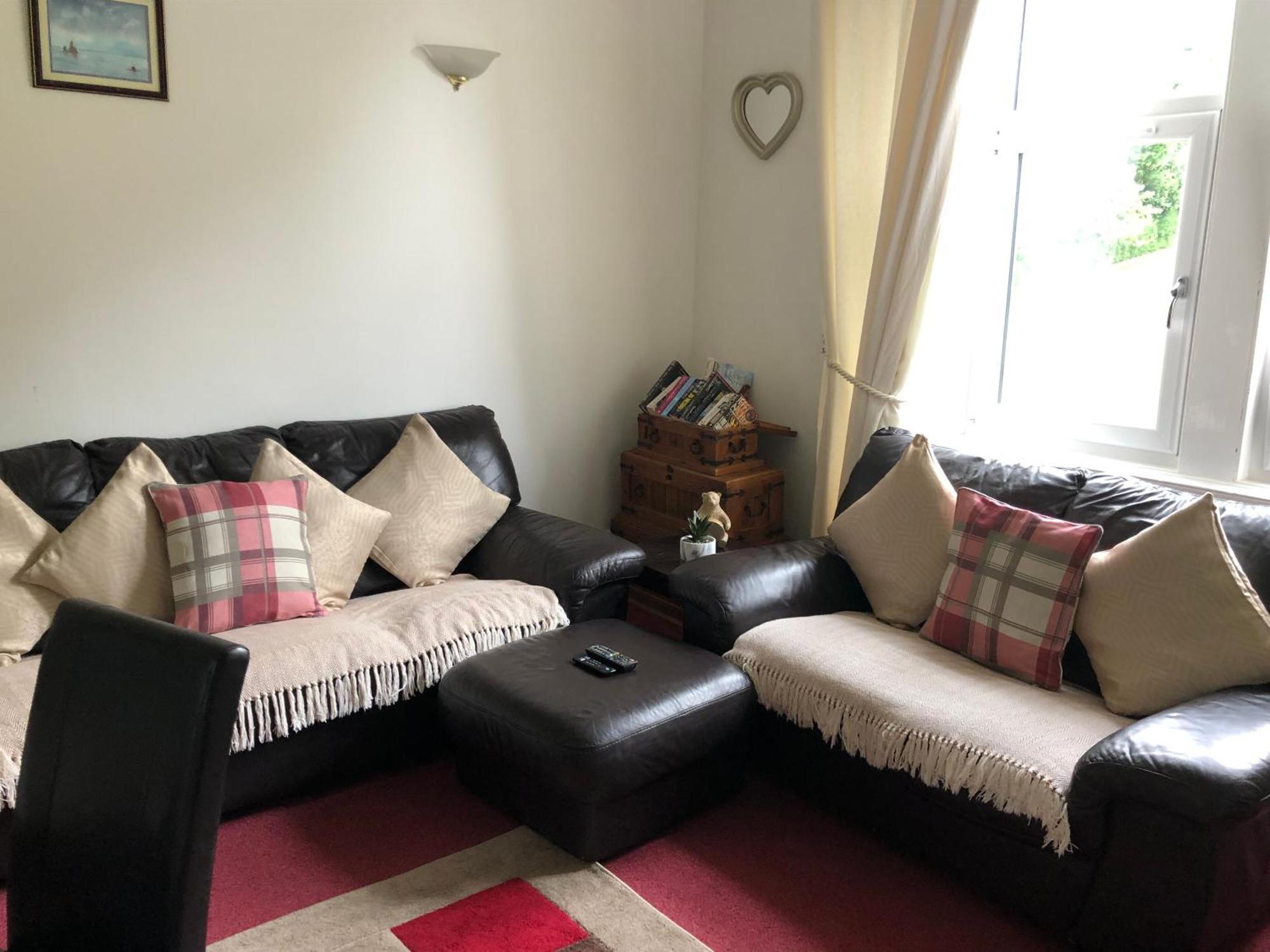 Captivating 2-Bed Apartment In Isle Of Bute Rothesay Exterior foto